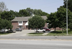 2313 N 72nd St in Omaha, NE - Building Photo