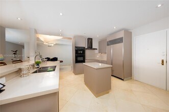 9559 Collins Ave, Unit SPH-G in Surfside, FL - Foto de edificio - Building Photo