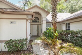 1425 Whispering Woods Way in DeLand, FL - Building Photo - Building Photo