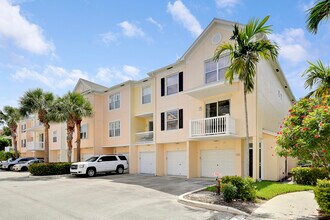 155 Galicia Way in Jupiter, FL - Building Photo - Building Photo