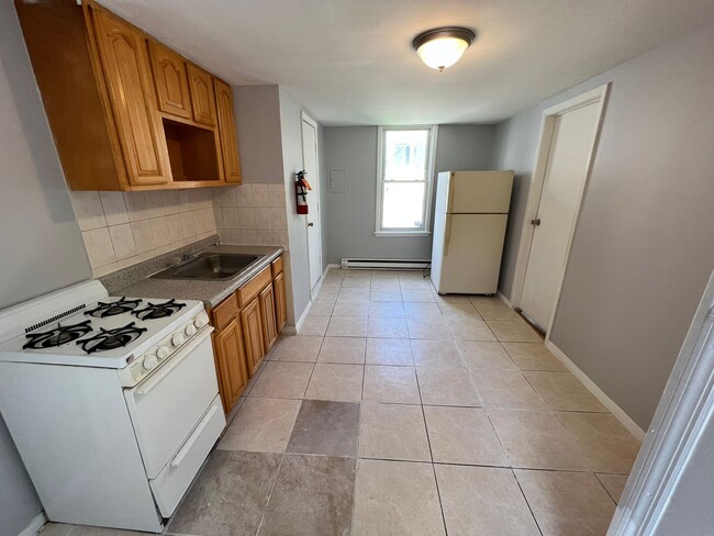 142 Inslee Pl, Unit 2R in Elizabeth, NJ - Foto de edificio - Building Photo