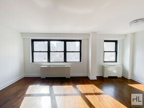 E 88th St, Unit 12H in New York, NY - Foto de edificio - Building Photo