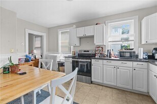 501 Spring St in Newport, RI - Building Photo