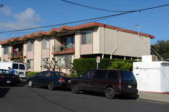 308 Lux Ave in South San Francisco, CA - Building Photo - Building Photo