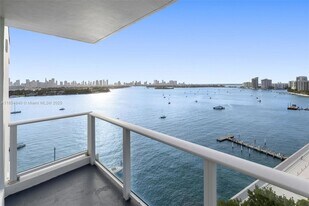 910 West Ave, Unit 0720 in Miami Beach, FL - Building Photo
