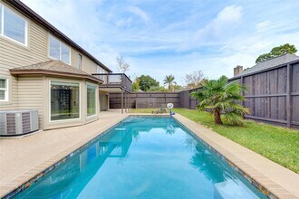 1535 Hannington Dr in Katy, TX - Foto de edificio - Building Photo