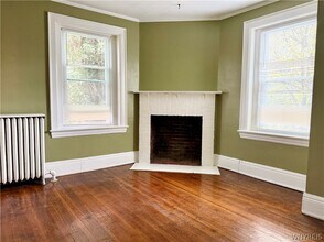 240 Bryant St in Buffalo, NY - Building Photo - Building Photo