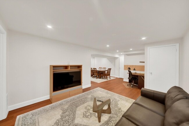 5119 Niagara Pl, Unit Basement in College Park, MD - Foto de edificio - Building Photo