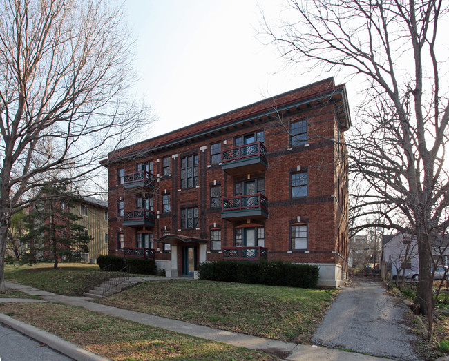 4003-4007 Holmes St in Kansas City, MO - Building Photo - Building Photo