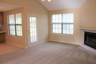 2138 Edgewood Dr in Navarre, FL - Building Photo - Building Photo