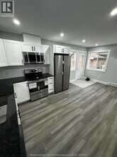 819 Frank Ave in Windsor, ON - Building Photo - Building Photo