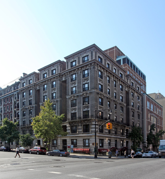 1129-1135 Amsterdam Ave in New York, NY - Foto de edificio