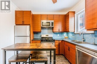 9 Stirton St in Hamilton, ON - Building Photo - Building Photo