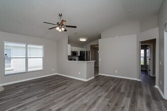 14943 Deer Meadow Dr in Lutz, FL - Building Photo - Building Photo