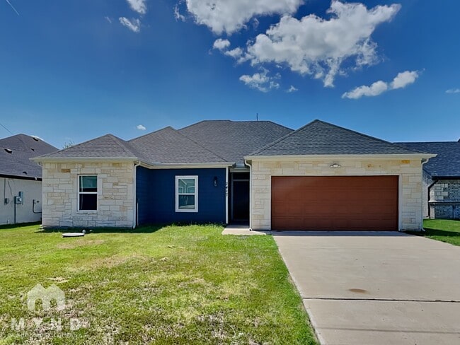 property at 2417 Creek Dr