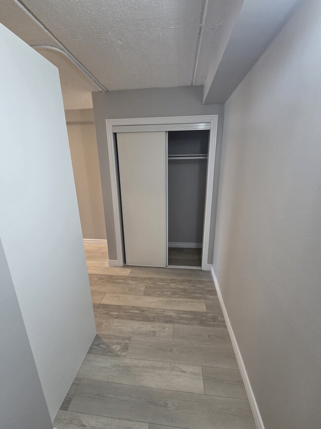 251 Erb St. W in Waterloo, ON - Building Photo - Building Photo