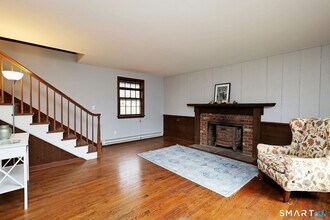 380 Newtown Turnpike in Redding, CT - Building Photo - Building Photo