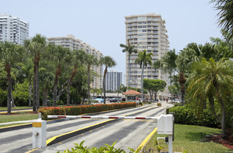 Plaza Del Prado Condominium in Aventura, FL - Building Photo - Building Photo