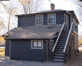 321 N Rangeline Rd in Carmel, IN - Foto de edificio - Building Photo