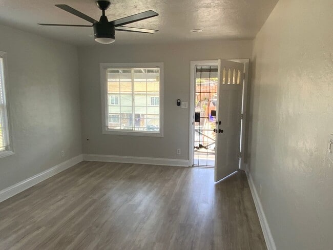 1121 Third St in Rodeo, CA - Building Photo - Building Photo
