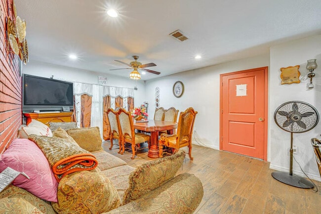 property at 281 W 18th St