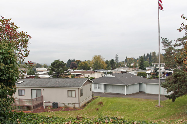 Brookhollow Mobile Home Park in Kelso, WA - Building Photo - Building Photo