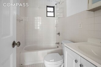 270 E 78th St, Unit 5 in New York, NY - Building Photo - Building Photo