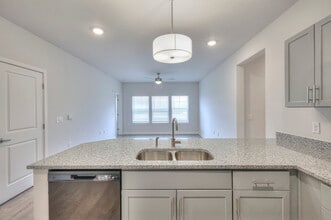 Blue Ridge Apartments in Manor, TX - Foto de edificio - Building Photo