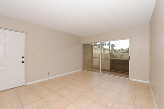 1540 SE Royal Green Cir in Port St. Lucie, FL - Building Photo - Building Photo
