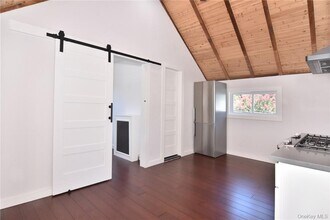 292 Farragut Ave in Hastings On Hudson, NY - Building Photo - Building Photo