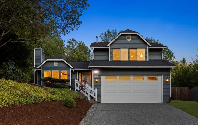 property at 1111 S 27th Pl