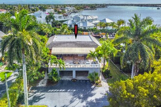 1334 Chesapeake Ave in Naples, FL - Building Photo - Building Photo
