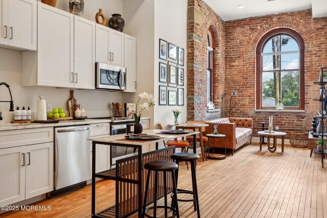 property at 179 Chelsea Ave