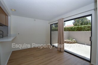 443 Chapala Dr in Camarillo, CA - Building Photo - Building Photo