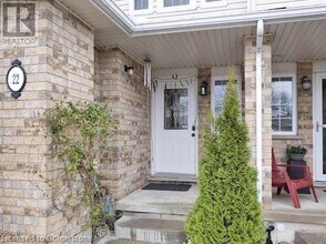 22 Critcher Ave in Cambridge, ON - Building Photo - Building Photo