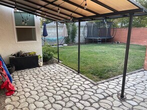 863 N 11th Ave in Upland, CA - Building Photo - Building Photo