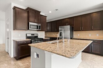 106 Meadow Mill Dr in Conroe, TX - Building Photo - Building Photo