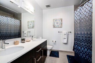 1905 Holcombe Blvd in Houston, TX - Building Photo - Building Photo