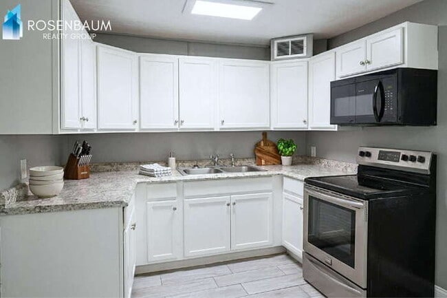 2143 N Bell Ave in Tucson, AZ - Foto de edificio - Building Photo