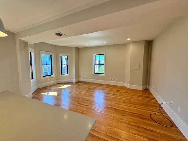 property at 3 Bartlett St