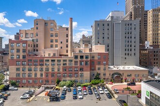 111 Mulberry St in Newark, NJ - Foto de edificio - Building Photo