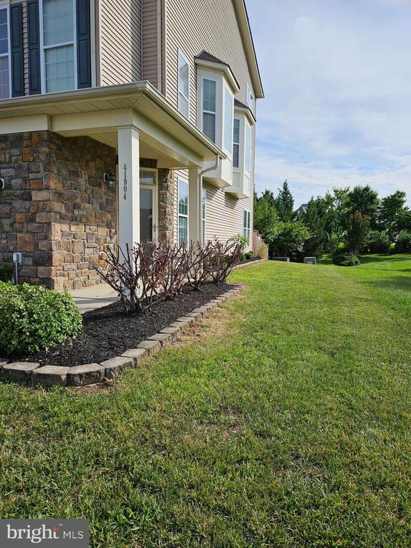 property at 41904 Diabase Square