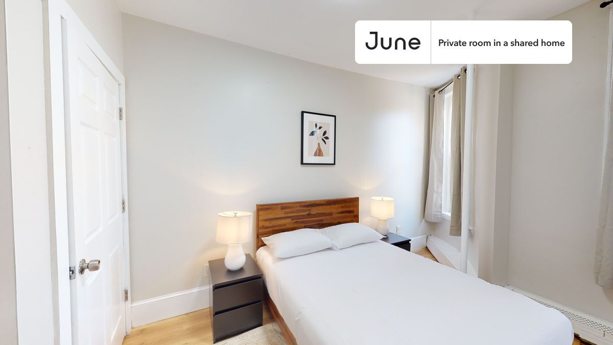 Private bedroom in 5 bed/2 bath Home in Boston, MA - Building Photo