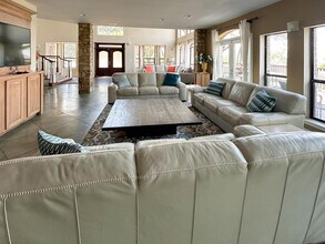 206 Forest Dr in Buchanan Dam, TX - Building Photo - Building Photo