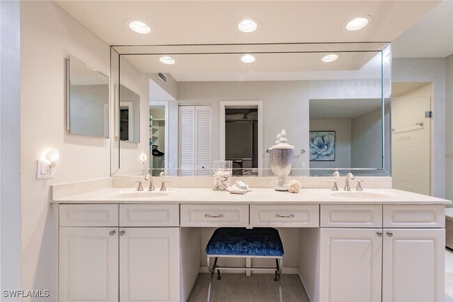 4401 Gulf Shore Blvd N in Naples, FL - Foto de edificio - Building Photo