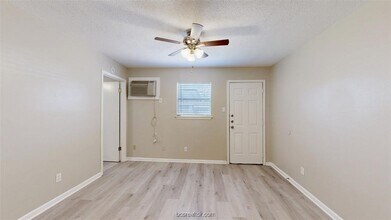 500 Foch St, Unit 12 in Bryan, TX - Building Photo - Building Photo