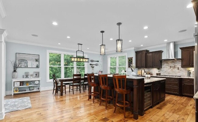 9N660 Whispering Springs Ln in Elgin, IL - Building Photo - Building Photo