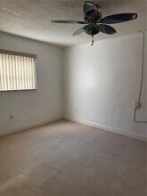 2000 NW 91st Way in Sunrise, FL - Foto de edificio - Building Photo