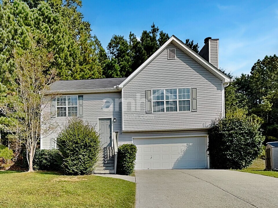 1030 J Dorothy Pl in Sugar Hill, GA - Building Photo