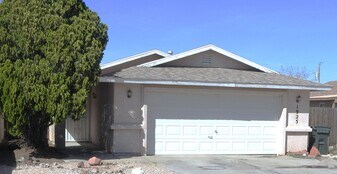1925 Motor Ave in Kingman, AZ - Building Photo